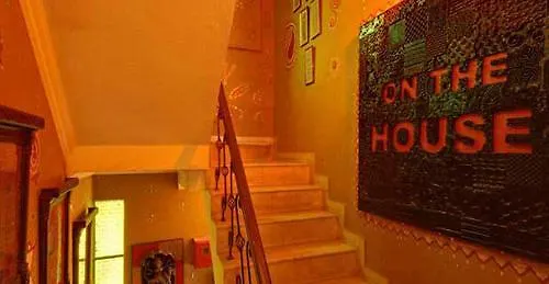 On The House Boutique B&B Νέο Δελχί Bed and Breakfast